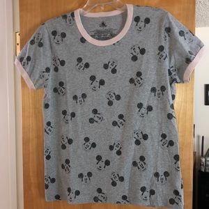 DISNEY MICKEY MOUSE TSHIRT,EUC